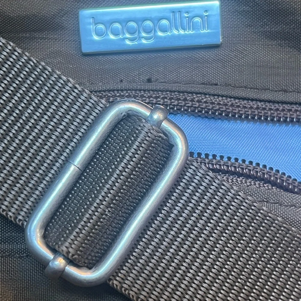 Baggallini Brown Messenger Bag